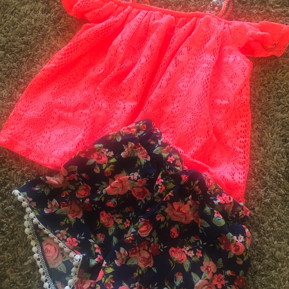Girls size 5 shorts and shirt set.